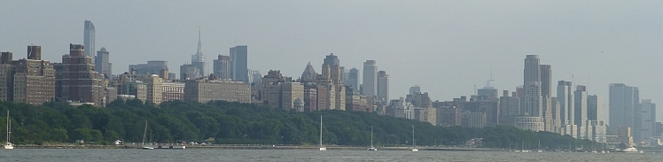 Motoring down the Manhattan shoreline.