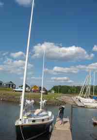 boat_at_marina